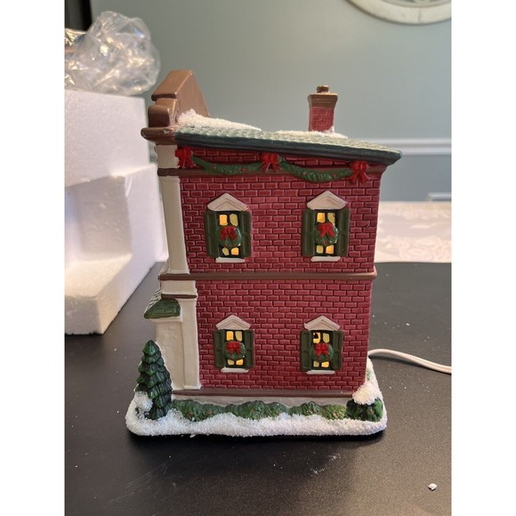 St Nicholas Square Village Gazette News Illuminates House Christmas Village IOB - Picture 10 of 16